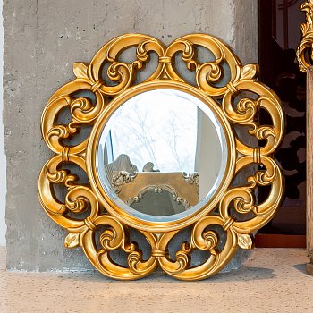 Настенное зеркало Гоа золотого цвета - лучшие Настенные зеркала в INMYROOM