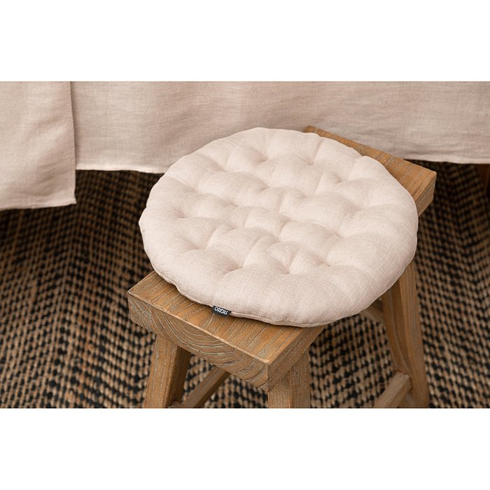 Подушка на стул Essential 40х40 бежевого цвета  - лучшие Декоративные подушки в INMYROOM