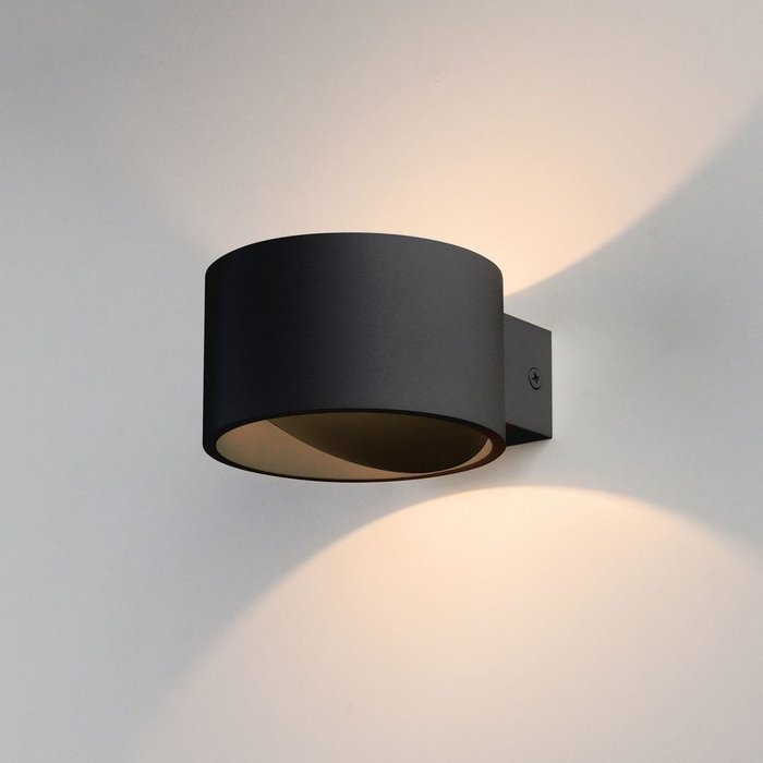 Настенный светодиодный светильник Coneto черного цвета