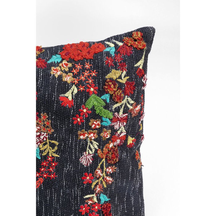 Подушка Blossom черного цвета - лучшие Декоративные подушки в INMYROOM