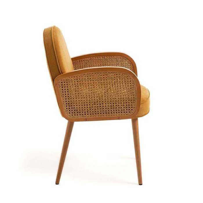 Кресло столовое из велюра и плетеного ротанга Buisseau темно-желтого цвета - лучшие Обеденные стулья в INMYROOM