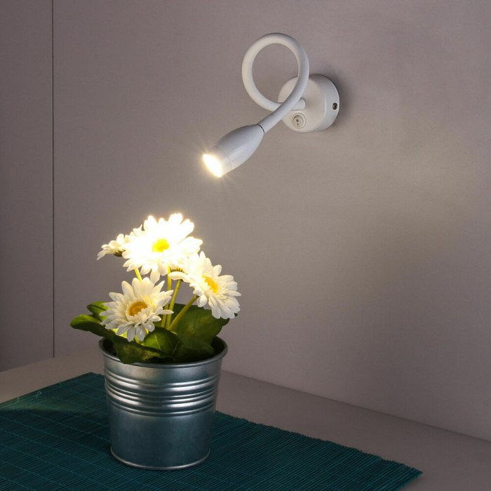 Настенный светодиодный светильник Band белого цвета - купить Бра и настенные светильники по цене 2530.0
