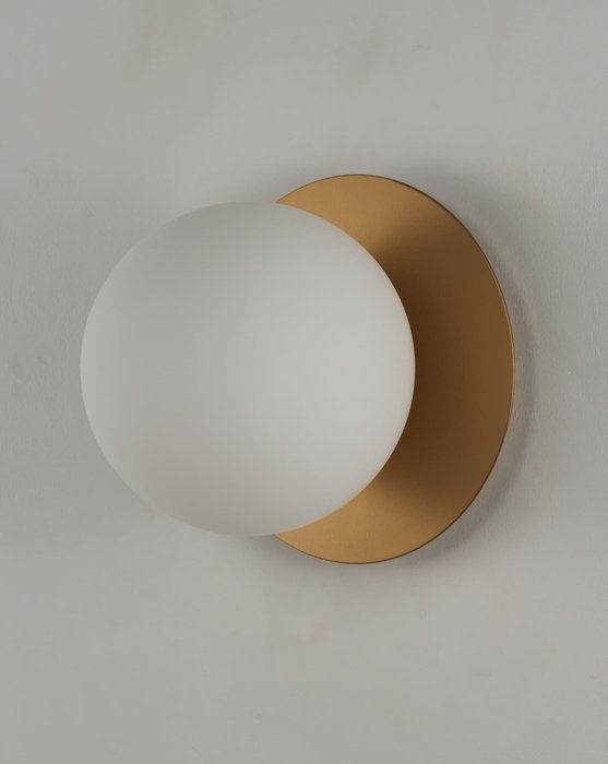 Потолочный светильник Covey бело-золотистого цвета - лучшие Потолочные светильники в INMYROOM