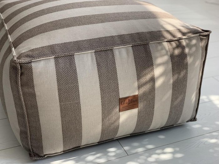Пуф Design с полосатым принтом - лучшие Бескаркасная мебель в INMYROOM Пуф Design с полосатым принтом - лучшие Бескаркасная мебель в INMYROOM