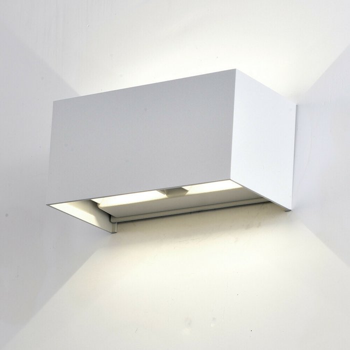 Уличный настенный светильник Davos 3000К белого цвета - купить Настенные уличные светильники по цене 22490.0