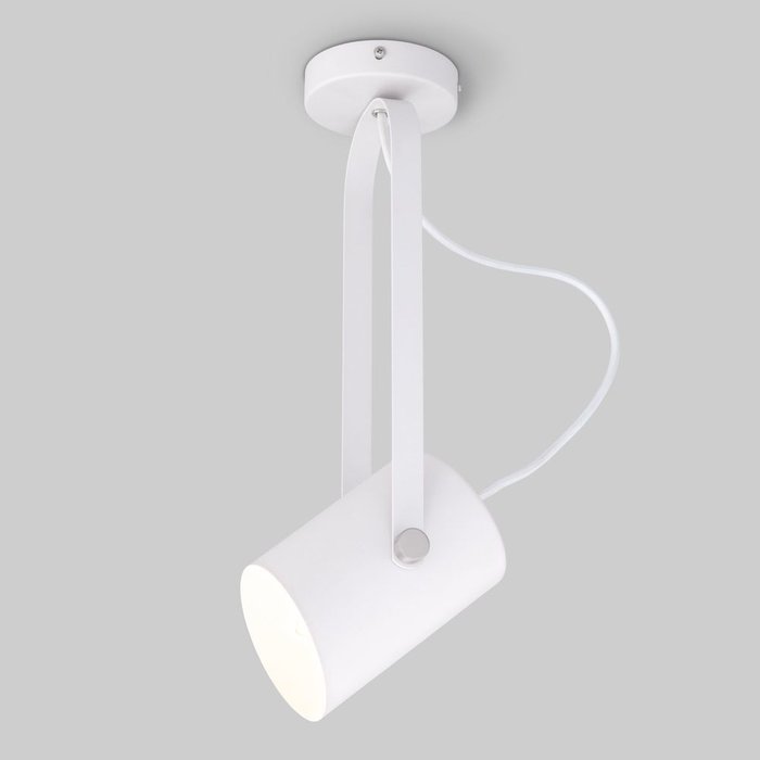 Настенный светильник Italio белого цвета с поворотным плафоном 