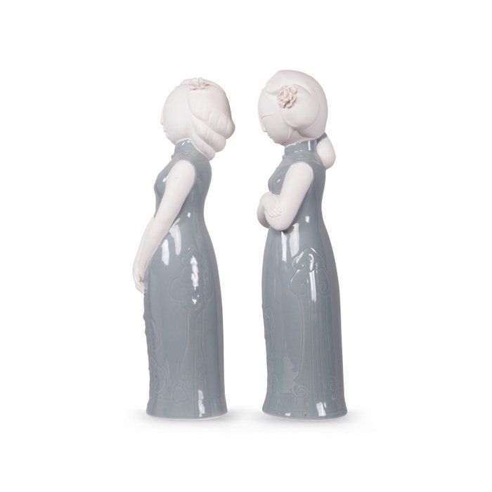 Набор из двух статуэток Meisjes в сером  - купить Фигуры и статуэтки по цене 27000.0