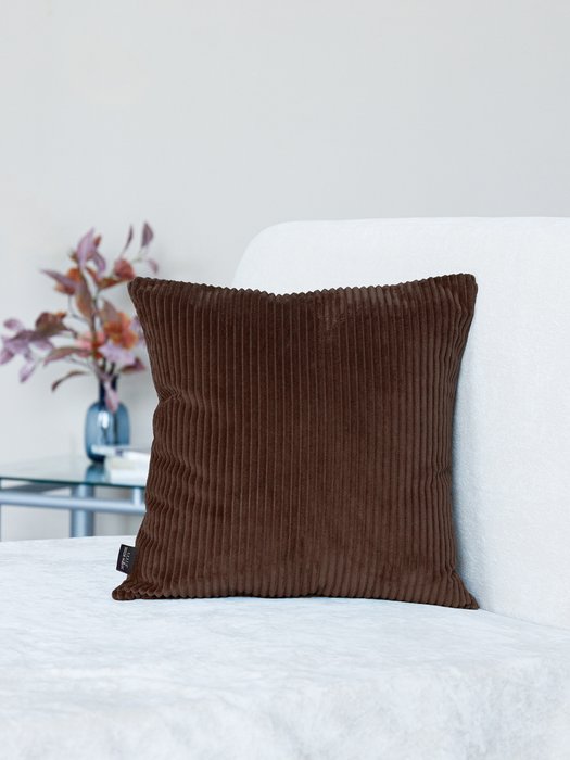 Декоративная подушка Cilium Chocolate коричневого цвета  - лучшие Декоративные подушки в INMYROOM