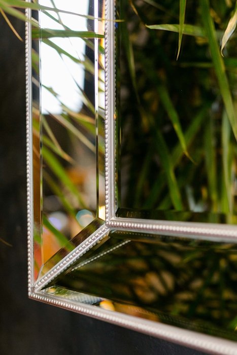 Зеркало настенное Sancerra серого цвета - лучшие Настенные зеркала в INMYROOM