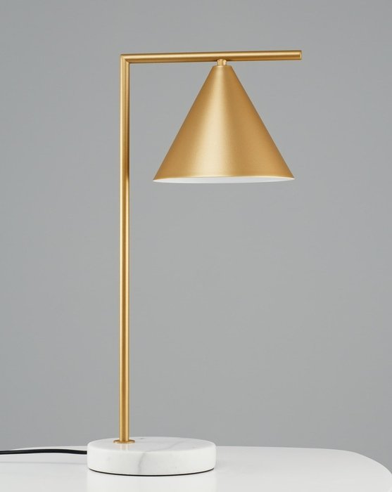 Настольная лампа Omaha золотого цвета  - купить Настольные лампы по цене 9390.0