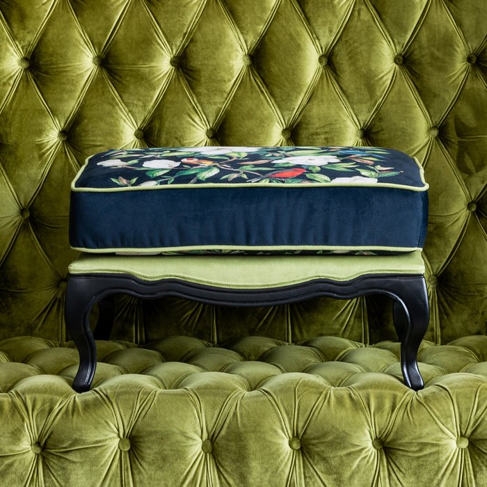 Банкетка для кресла Цветущая аристократка черно-зеленого цвета - лучшие Банкетки в INMYROOM