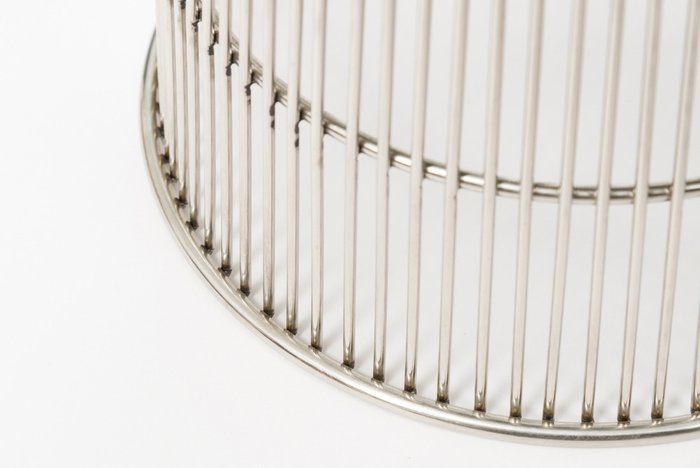 Табурет "Platner" с сидением из кожи - лучшие Барные стулья в INMYROOM Табурет "Platner" с сидением из кожи - лучшие Барные стулья в INMYROOM