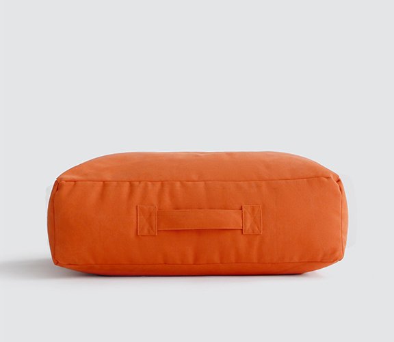Пуф-подушка из натурального хлопка оранжевого цвета