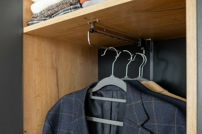 Шкаф для одежды и белья Crown серого цвета - лучшие Шкафы распашные в INMYROOM