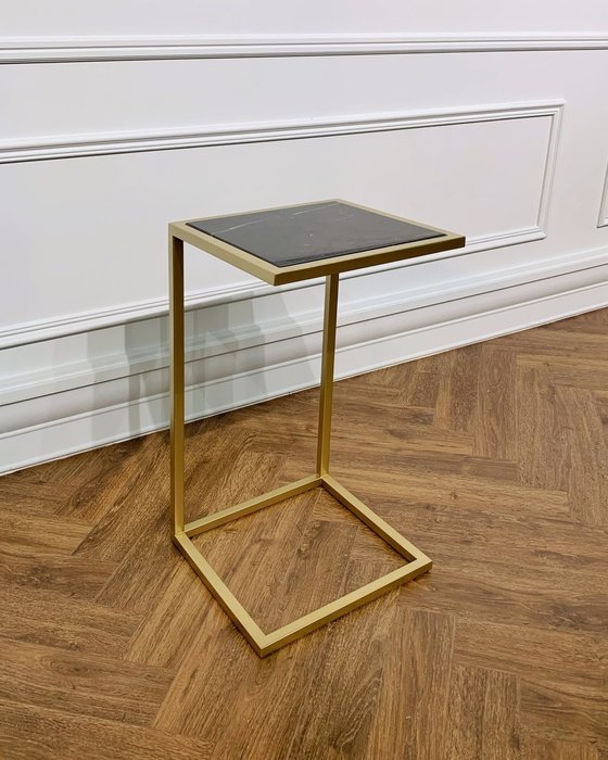 Кофейный столик золотистого цвета с мраморной столешницей - лучшие Кофейные столики в INMYROOM
