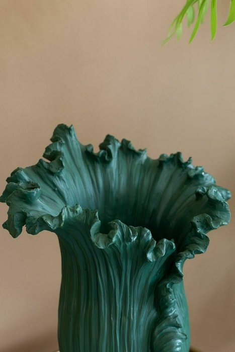 Ваза в виде каменного цветка зеленого цвета - купить Вазы  по цене 7063.0