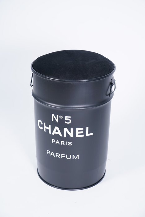 Барный стул-пуфик Chanel черного цвета - купить Пуфы по цене 9900.0
