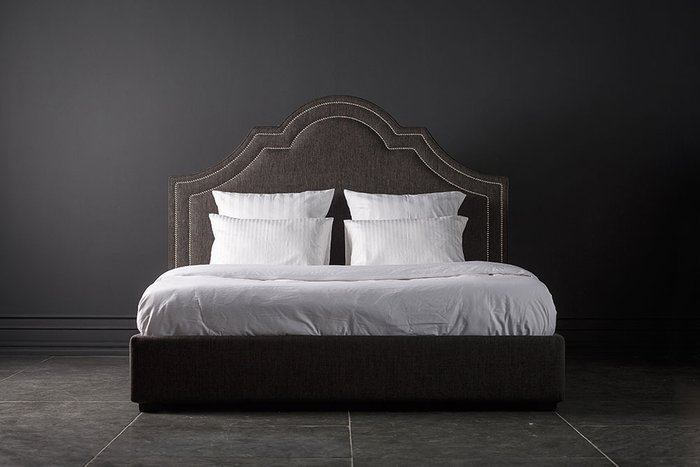 Кровать Солфорд с изголовьям декорированным металлическими клёпками 160х200 см - купить Кровати для спальни по цене 94900.0