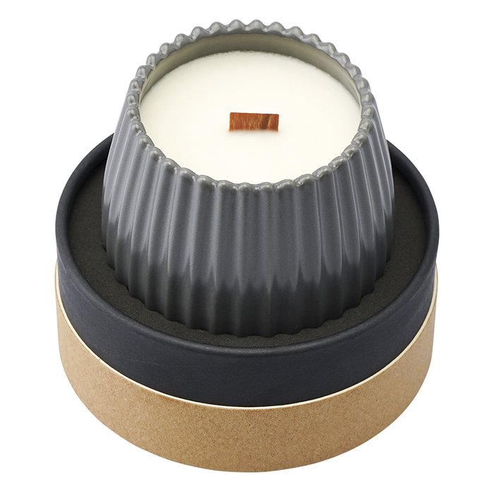 Свеча ароматическая с деревянным фитилём Green tea серого цвета - купить Свечи по цене 2990.0