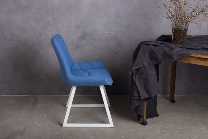 Стул с поворотным механизмом Navi синего цвета - лучшие Обеденные стулья в INMYROOM