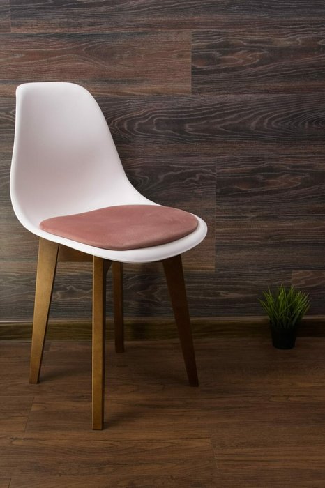 Стул Сашш бело-розового цвета с коричневыми ножками - купить Обеденные стулья по цене 4490.0
