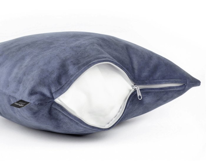 Декоративная подушка Goya ocean синего цвета - лучшие Декоративные подушки в INMYROOM