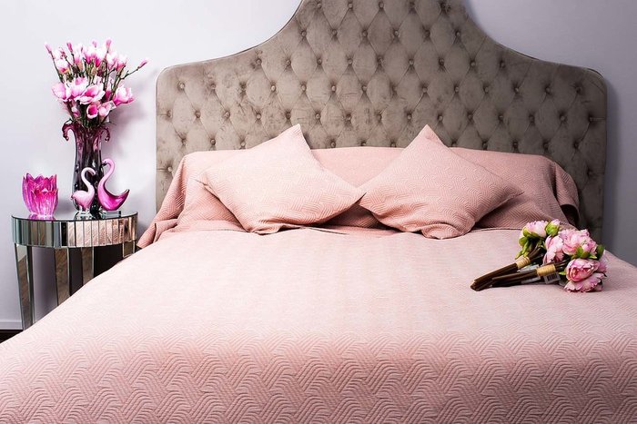 Покрывало на двуспальную кровать розовое "Papillon II"