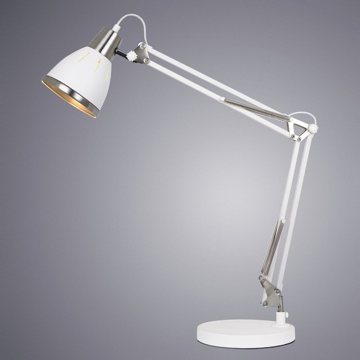 Настольная лампа из металла белого цвета - купить Рабочие лампы по цене 4840.0