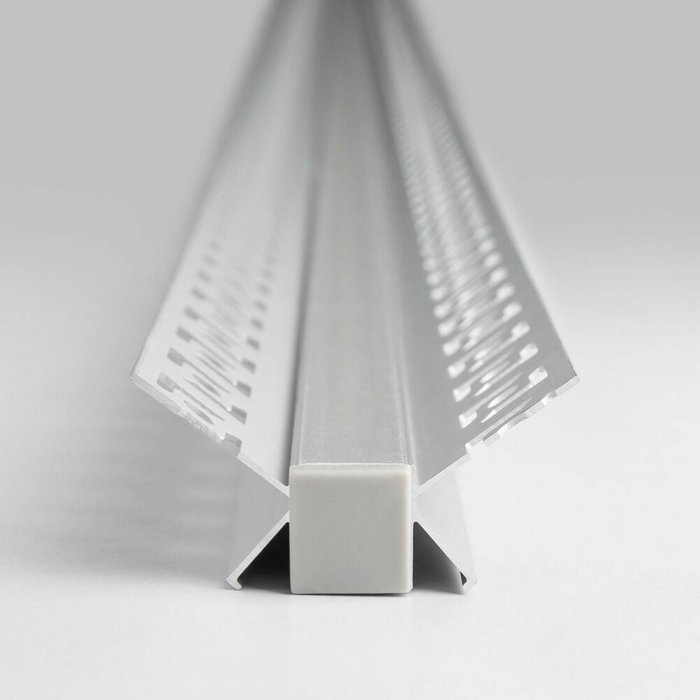 Внутренний встраиваемый угловой алюминиевый профиль светло-серого цвета - лучшие Профили для светодиодных лент в INMYROOM