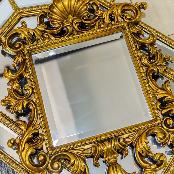 Настенное зеркало Романо в раме цвета бронзы - купить Настенные зеркала по цене 21500.0