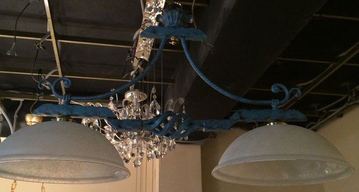Подвесной светильник Jolly с двумя плафонами на металлической арматуре - лучшие Подвесные люстры в INMYROOM
