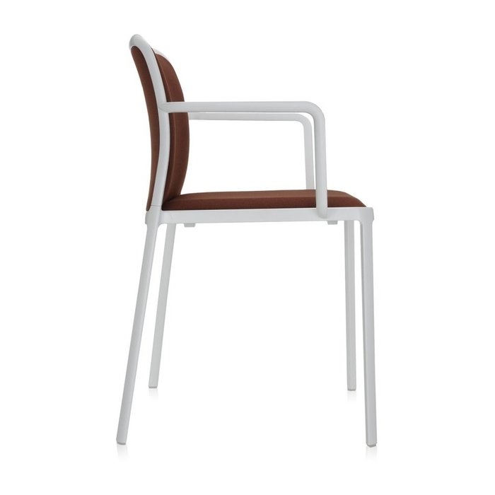 Стул Audrey Soft коричневого цвета с подлокотниками - лучшие Обеденные стулья в INMYROOM
