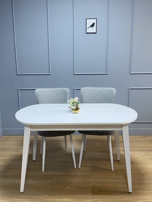 Раздвижной обеденный стол 1300 М со стеклянной столешницей цвета белый глянец - купить Обеденные столы по цене 28720