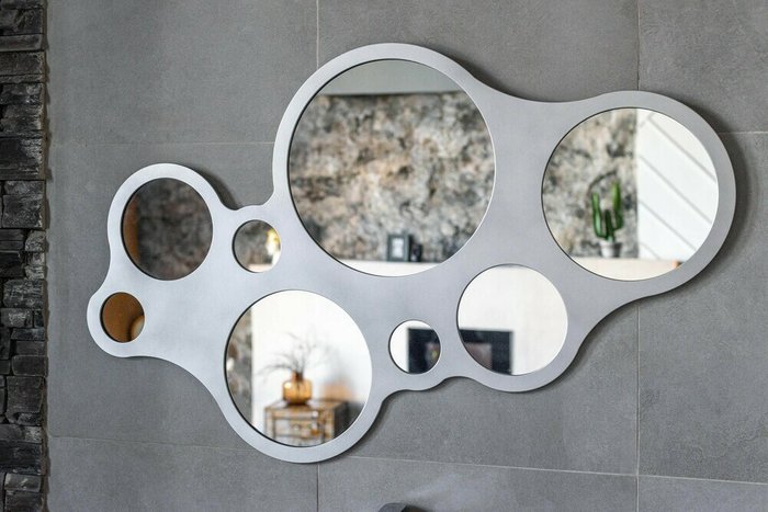 Зеркало настенное Round в раме серебряного цвета - лучшие Настенные зеркала в INMYROOM