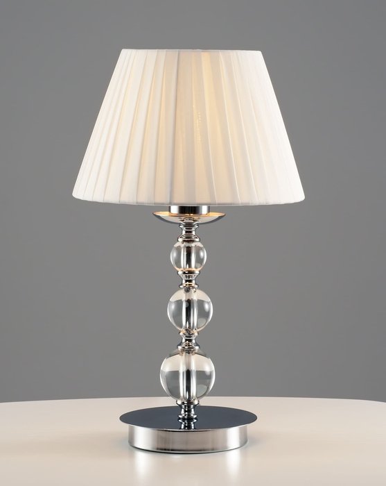 Настольная лампа Feels с белым абажуром - купить Настольные лампы по цене 8190.0