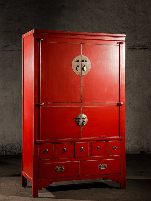 Традиционный шкаф Гуй красного цвета - купить Шкафы распашные по цене 98600.0