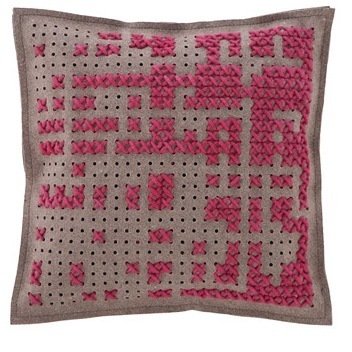 Квадратная подушка Canevas розового цвета