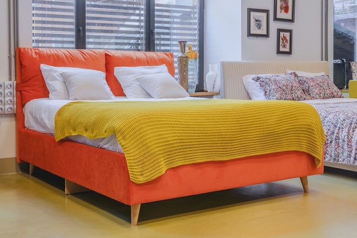Кровать Trazimeno 160х200 оранжевого цвета - лучшие Кровати для спальни в INMYROOM