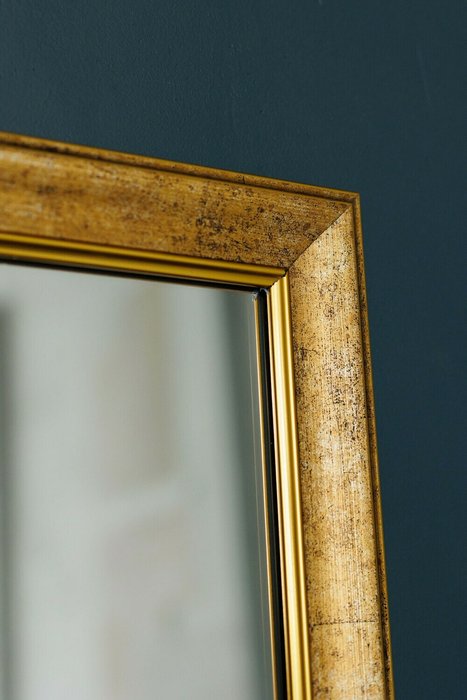 Напольное зеркало Gelber золотого цвета - купить Напольные зеркала по цене 22310.0