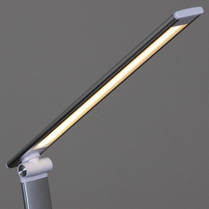Настольная лампа 05501-0.7-01 WT (пластик, цвет белый) - купить Рабочие лампы по цене 2770.0