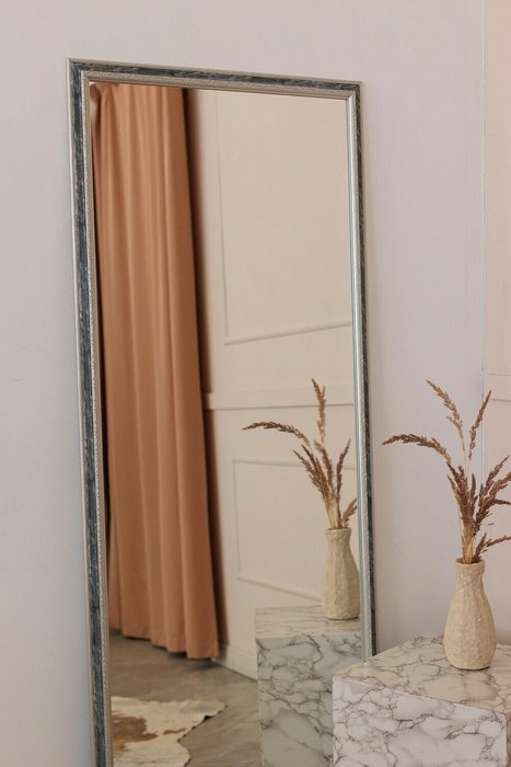 Напольное зеркало Emilio серебристого цвета - купить Напольные зеркала по цене 17460.0