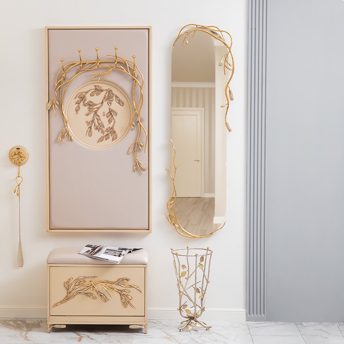 Настенное зеркало Oliva Branch золотого цвета - купить Настенные зеркала по цене 31626.0