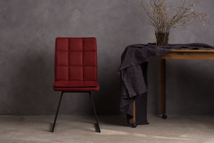 Стул Gidor бордового цвета с черными ножками - лучшие Обеденные стулья в INMYROOM