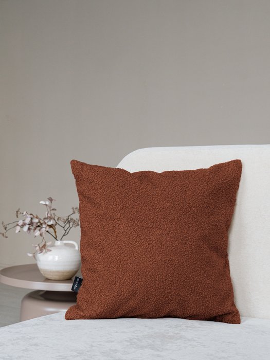 Декоративная подушка Bravo терракотового цвета - лучшие Декоративные подушки в INMYROOM