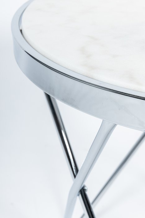 Приставной столик Zarina с основанием серебряного цвета - лучшие Кофейные столики в INMYROOM