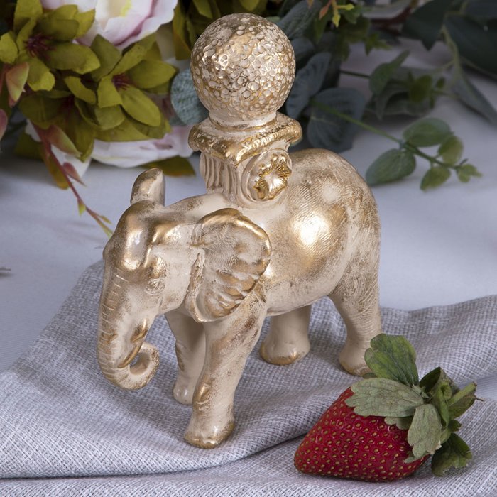 Статуэтка Слон Спайс бежево-золотого цвета - лучшие Фигуры и статуэтки в INMYROOM