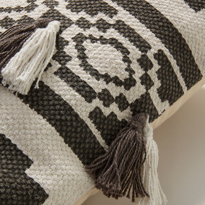 Чехол на подушку Seward черно-белого цвета - купить Декоративные подушки по цене 790.0