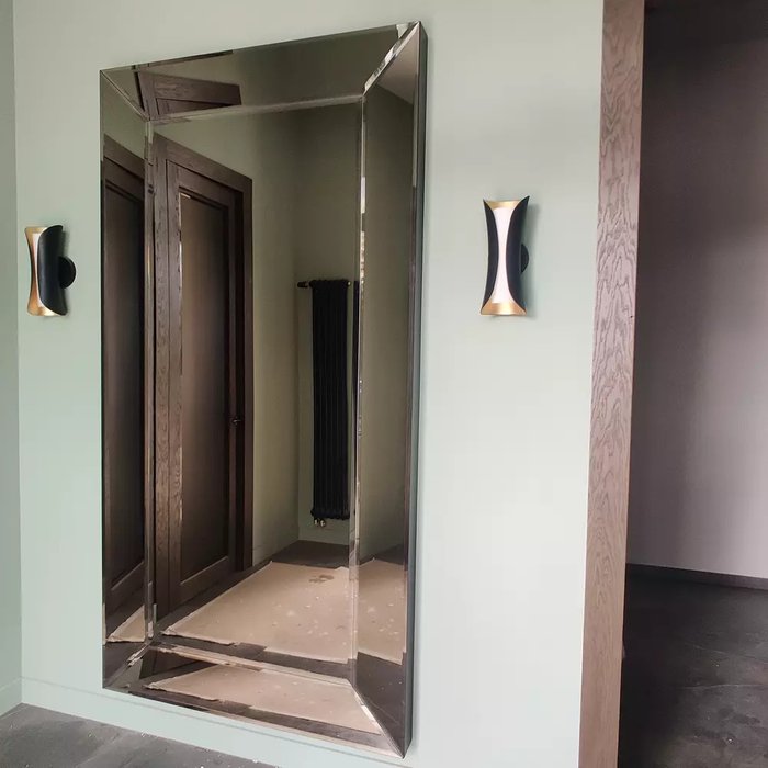 Настенное зеркало Helvetia 100x200 бронзового цвета - лучшие Настенные зеркала в INMYROOM