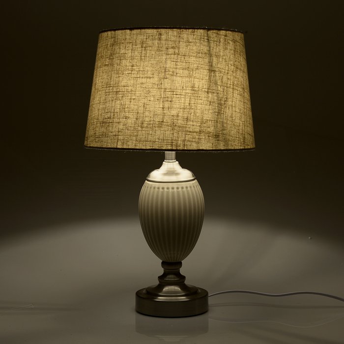 Лампа настольная бежевого цвета - купить Настольные лампы по цене 9200.0