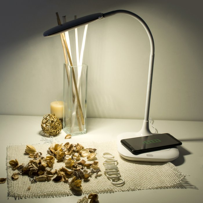Настольная лампа Effi белого цвета - купить Рабочие лампы по цене 3782.0
